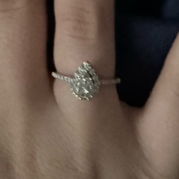 Engagement ring - Picture 2 of 5